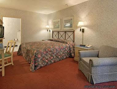 Super 8 By Wyndham Ashland Hotel Luaran gambar
